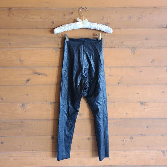 Commando Black Faux Leather Pull On Legging NWOT Small Pant Raw Hem Skinny - Picture 3 of 4